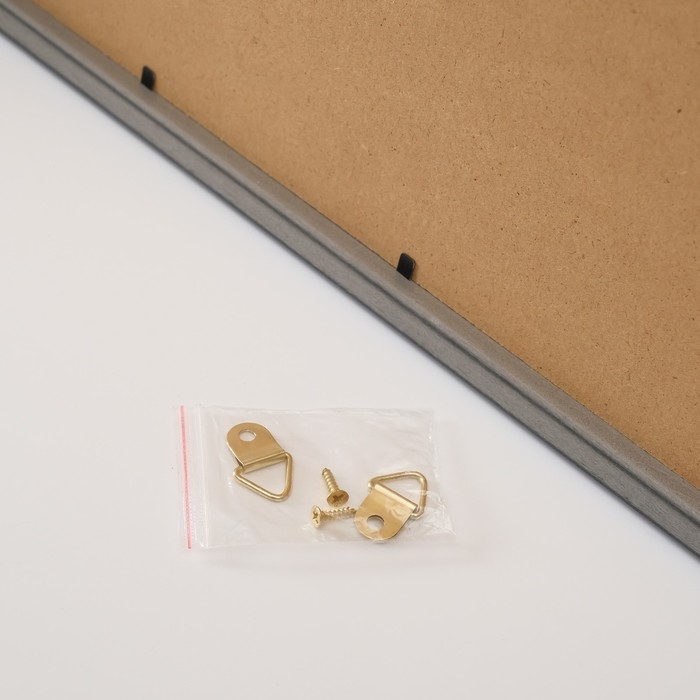 Фоторамка пластик на 5 фото 9х13 см  Фоторамка пластик на 5 фото 9х13 см "Дом" с прищепками, чёрная 60х40х2 см