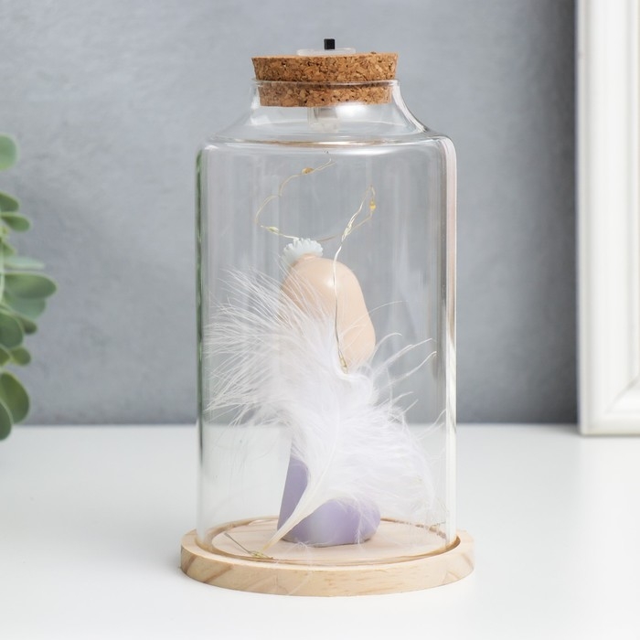 Сувенир полистоун световой  Сувенир полистоун световой "Девочка в капюшоне с цветком и пером" 10х10х17,5 см