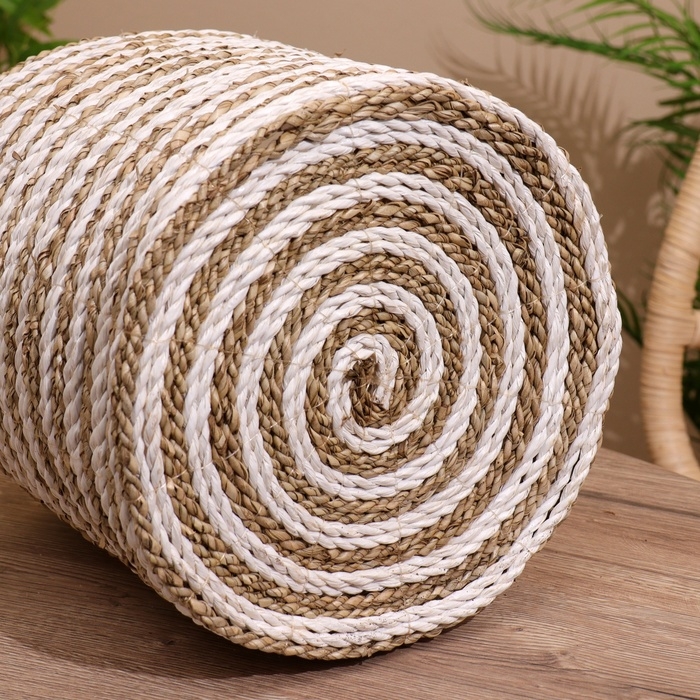 Корзина плетёная с крышкой 27х27х35 см Корзина плетёная с крышкой 27х27х35 см