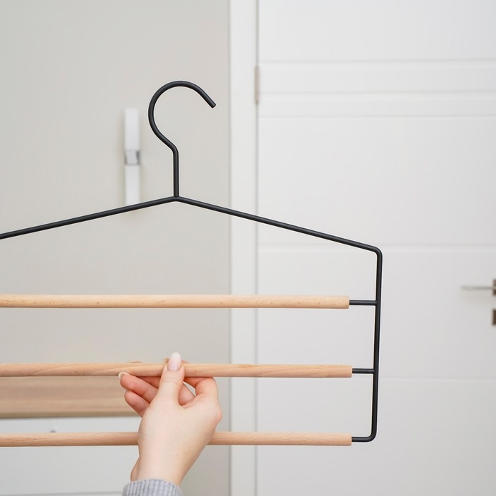 Плечики - вешалка для брюк и юбок LaDо́m Laconique, многоуровневая, 37×31,5×1,1 см, цвет чёрный Плечики - вешалка для брюк и юбок LaDо́m Laconique, многоуровневая, 37×31,5×1,1 см, цвет чёрный