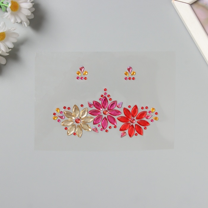 Наклейка пластик стразы на лицо "Три цветка" розовые оттенки 14,5х16 см