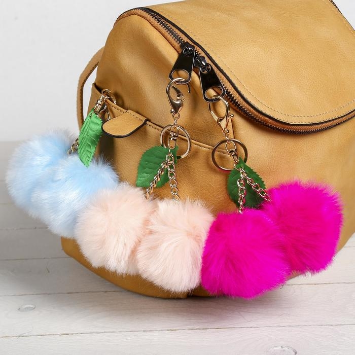 Пушистик на кольце Пушистик на кольце "Ягодки" МИКС 7х7х7 см