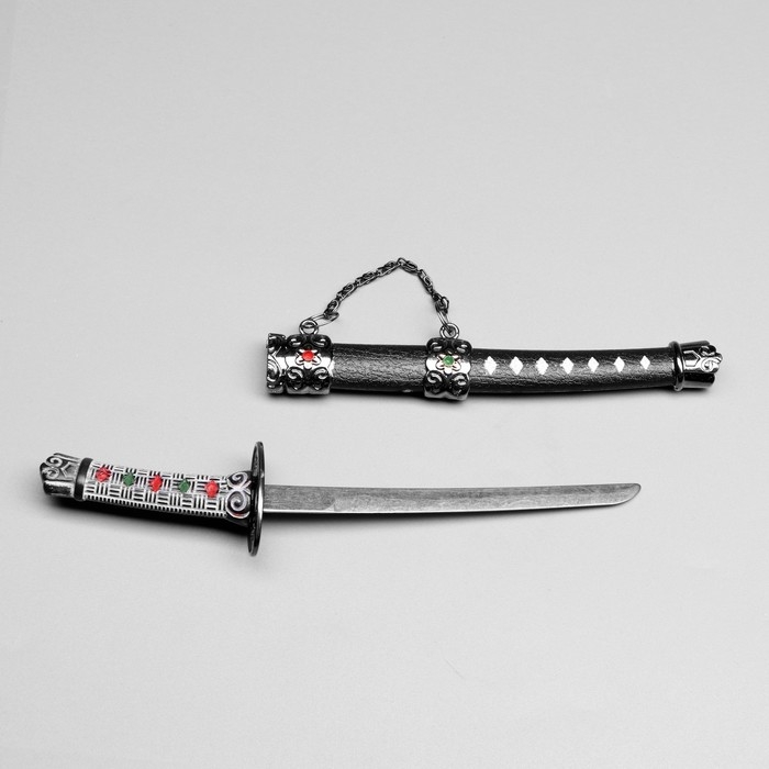 Сувенирное оружие «Катана на подставке», чёрные ножны с красными ромбами, 20см Сувенирное оружие «Катана на подставке», чёрные ножны с красными ромбами, 20см