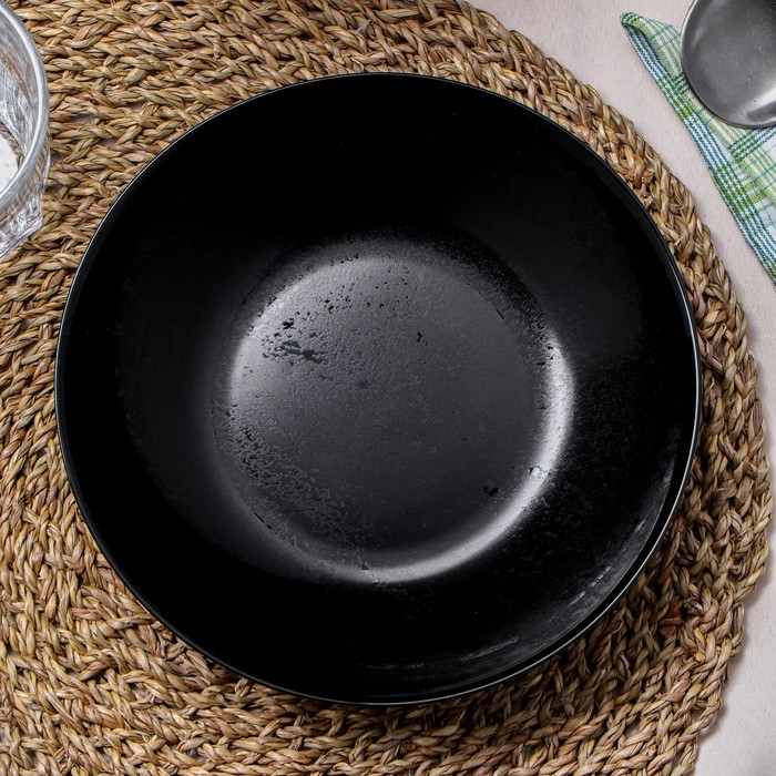 Тарелка глубокая DIANA, d=20 см, цвет чёрный Тарелка глубокая DIANA, d=20 см, цвет чёрный