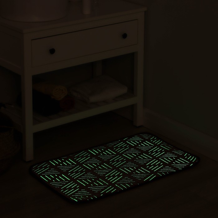 Коврик для ванной светящийся в темноте «Светящиеся грани», 50×80 см, цвет бордовый Коврик для ванной светящийся в темноте «Светящиеся грани», 50×80 см, цвет бордовый