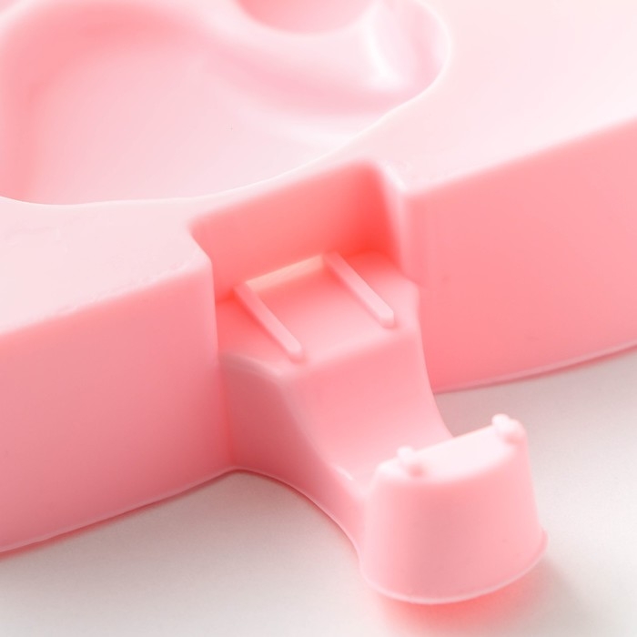 Форма для мороженого «Лапки», силикон, 26×14 см, 4 ячейки (8,5×8,5 см), цвет МИКС Форма для мороженого «Лапки», силикон, 26×14 см, 4 ячейки (8,5×8,5 см), цвет МИКС