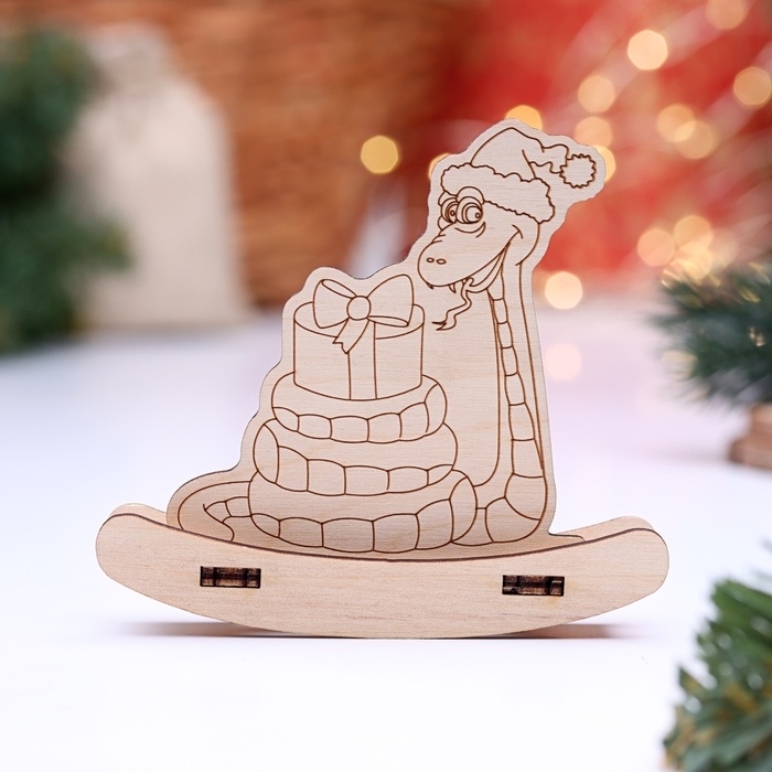 Новый год. Сувенир символ года качалка Новый год. Сувенир символ года качалка "Змейка в шапочке с подарком", 9,7 х 8,8 х 2 см