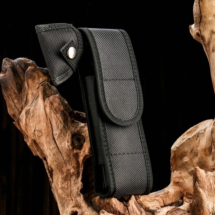 Мультитул с плоскогубцами и топором Мультитул с плоскогубцами и топором