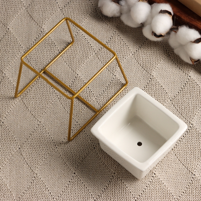 Горшок Горшок "Куб" на подставке, золото, 12х9х9см