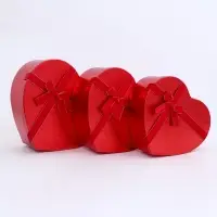 Набор подарочных коробок 3 в 1 сердца, красный, 31&times;27&times;13.3; 28&times;25&times;11.7; 26&times;23&times;10.3 см