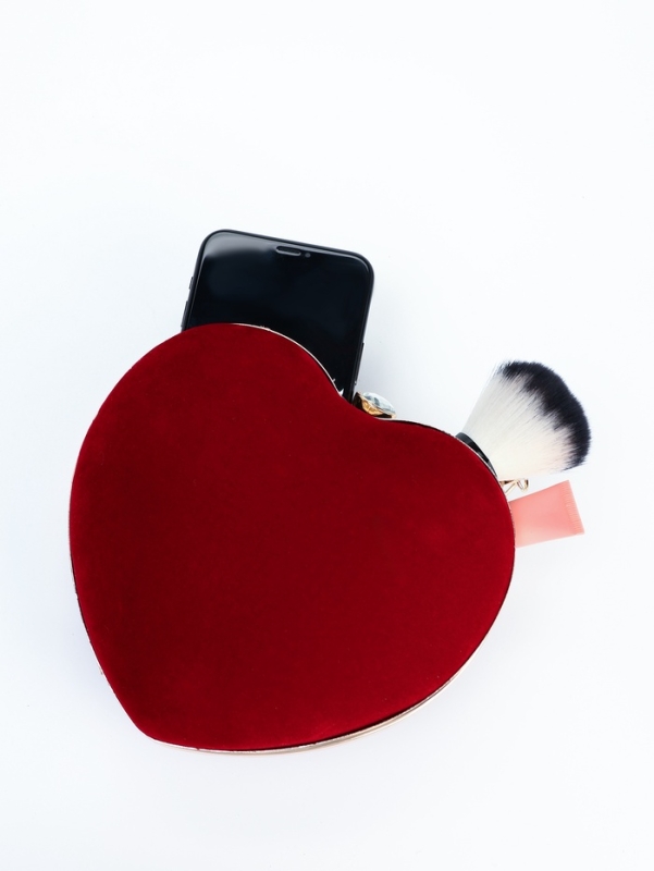 Сумка жен, 15,5*8*17 см, отд на фермуаре, цепь, текстиль, сердце, красный