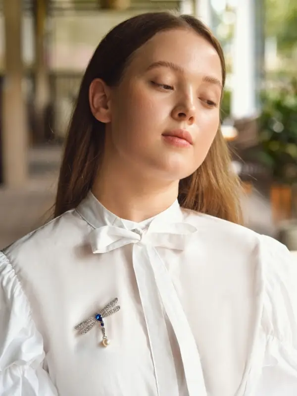 Брошь &laquo;Стрекоза&raquo;, подвижный хвостик, белая, синий в серебре