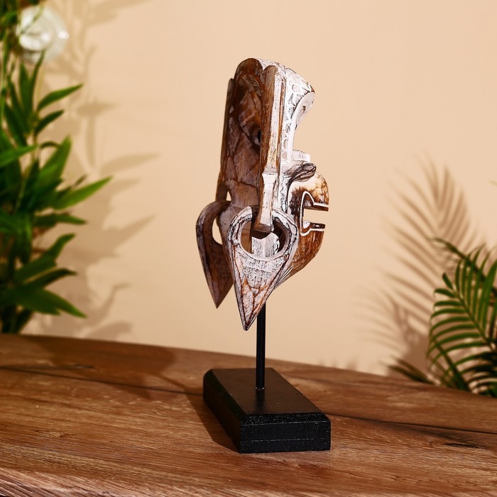 Маска Маска "Хануман" на подставке, албезия 30 см