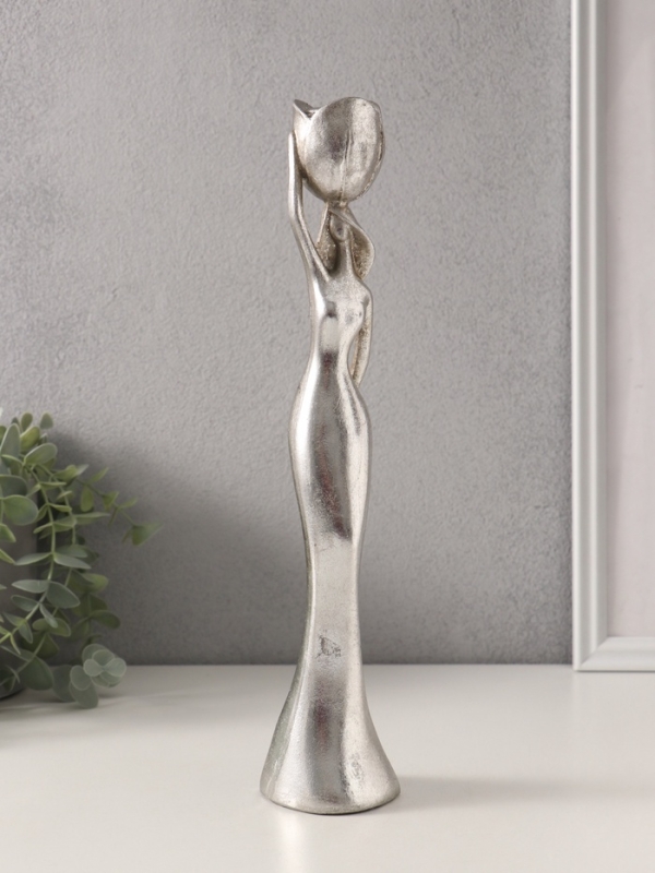 Подсвечник полистоун на 1 свечу Подсвечник полистоун на 1 свечу "Девушка с тюльпаном" серебро 6,5х6,5х32 см