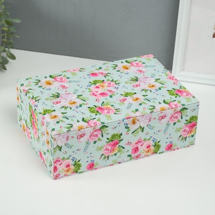 Шкатулка кожзам для украшений Шкатулка кожзам для украшений "Розы на зелёном" 18х27х9 см