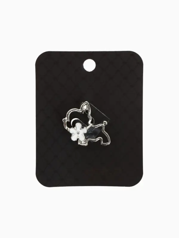 Брошь &laquo;Собачка с цветочком&raquo;, белая в серебре