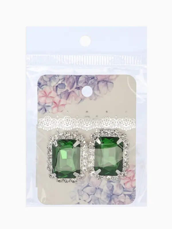 Серьги со стразами "Роскошь", прямоугольник, цвет зелёно-белый в серебре