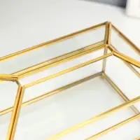 Шкатулка-салфетница «Золотые грани», стекло, 11.8×10.3×19.2 см Шкатулка-салфетница «Золотые грани», стекло, 11.8×10.3×19.2 см