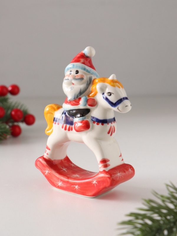 Качалка фарфоровая Качалка фарфоровая "Дед Мороз на единороге", 11 см