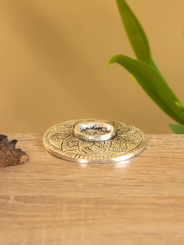 Подставка под благовония  Подставка под благовония "Полумесяц" алюминий  5,5 см