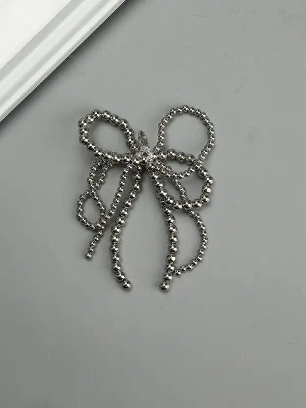 Брелок для ключей на карабине &laquo;Двойной бант&raquo;, под серебро, на сумку, рюкзак, бусины d=0.4 и 0.5 см, 11.5&times;9.5&times;1 см