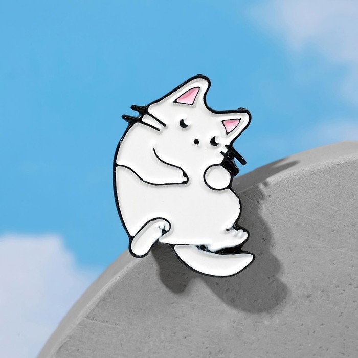 Значок «Котейка», цвет белый в чёрном металле Значок «Котейка», цвет белый в чёрном металле