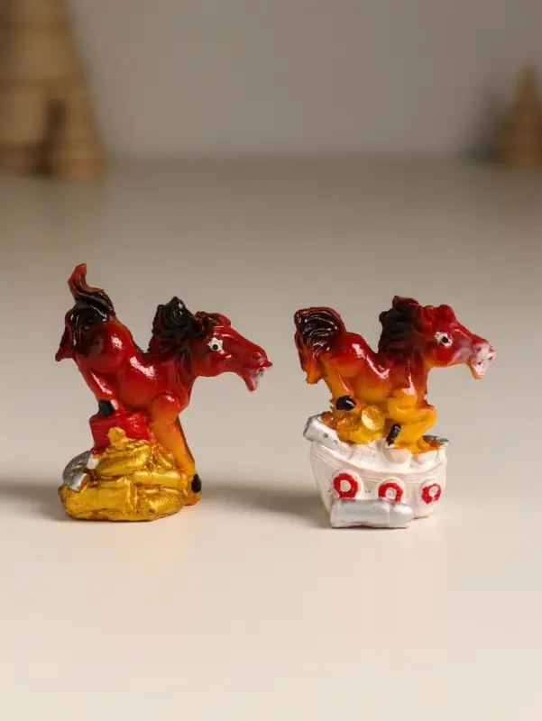 Сувенир полистоун "Конь и служба" МИКС 4,5х2,5х5 см