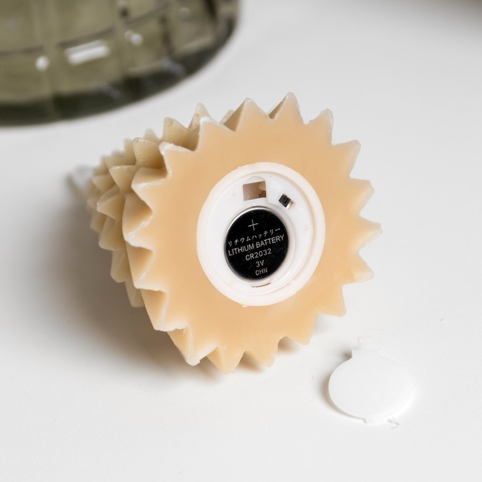 Светодиодная свеча &laquo;Ёлка бежевая&raquo; 8 &times; 14.5 &times; 8 см, воск, батарейка CR2032 (в комплекте), свечение тёплое белое