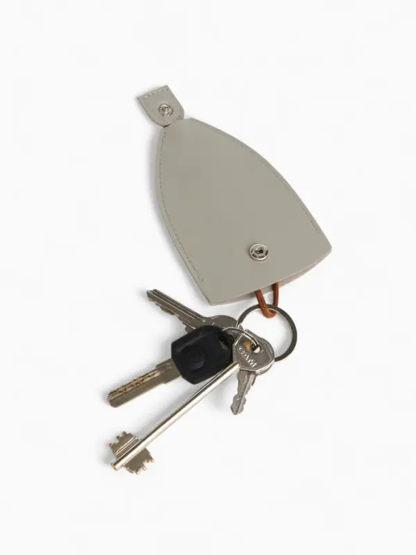 Ключница карманная с кольцом, размер 11.5&times;7.5&times;0.3 см, серо-бежевая