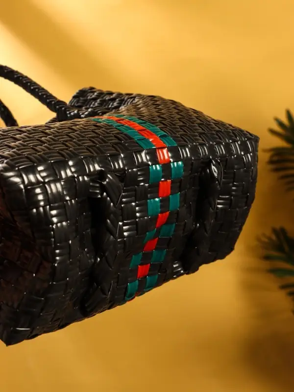 Сумка плетёная пластиковая 23х11х30 см, цв. чёрный Сумка плетёная пластиковая 23х11х30 см, цв. чёрный