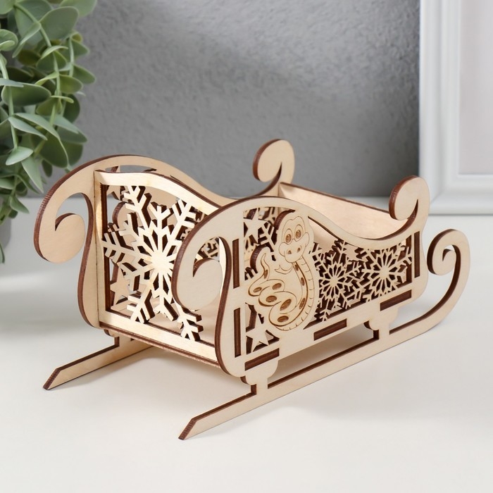 Шкатулка-сани  Шкатулка-сани "Змея. Снежинки, звёзды" 19,5х8,5х9,5 см (набор 5 деталей)