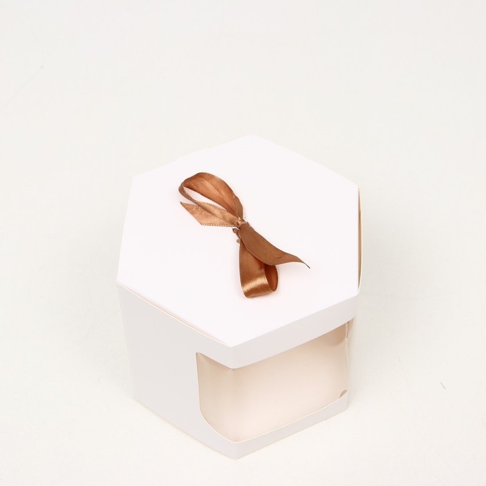 Коробка шестигранная, с окном, белая, 13 х 13 х 13,5 см Коробка шестигранная, с окном, белая, 13 х 13 х 13,5 см