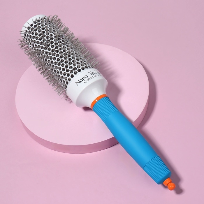 Брашинг, вентилируемый, прорезиненная ручка, d = 4,5/6 × 27 см, разноцветный Брашинг, вентилируемый, прорезиненная ручка, d = 4,5/6 × 27 см, разноцветный