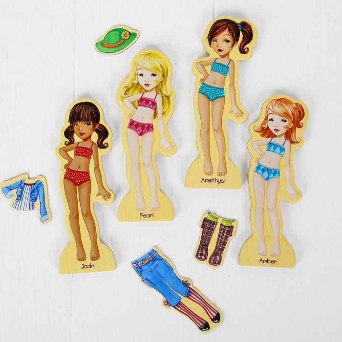 Игра на магнитах «Модные девчонки», 63 элемента одежды + 4 куклы Игра на магнитах «Модные девчонки», 63 элемента одежды + 4 куклы