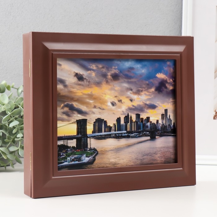 Ключница закрытая Ключница закрытая "Рано утром" 26,5х31,5 см Орех