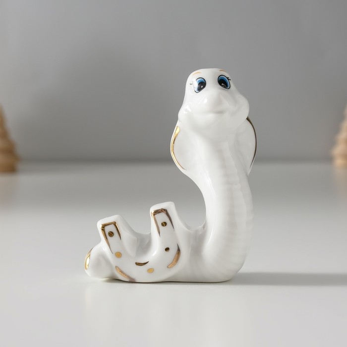 Сувенир керамика Сувенир керамика "Белая кобра с подковой" с золотом 2,5х6,5х8 см