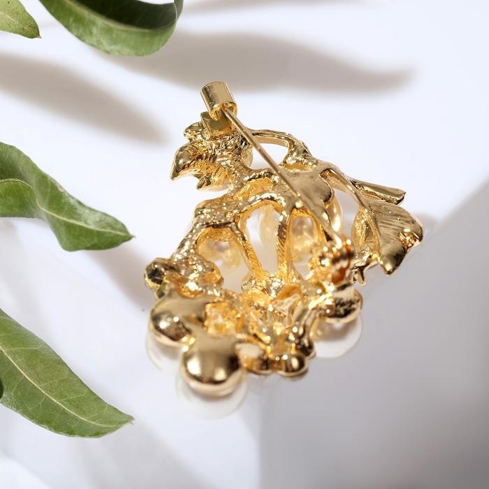 Брошь «Виноградная гроздь» с цветами, цвет радужный в золоте Брошь «Виноградная гроздь» с цветами, цвет радужный в золоте