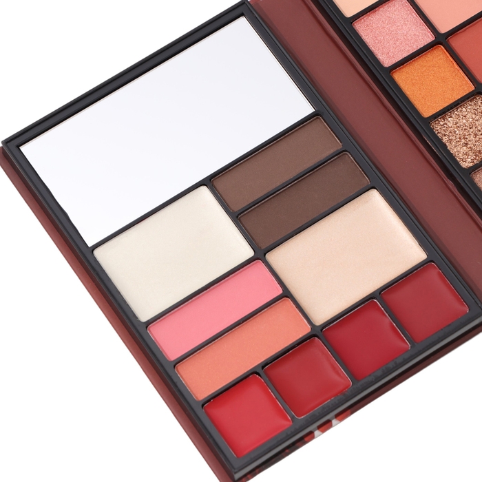 Набор декоративной косметики «Карнавальная ночь» Набор декоративной косметики «Карнавальная ночь»