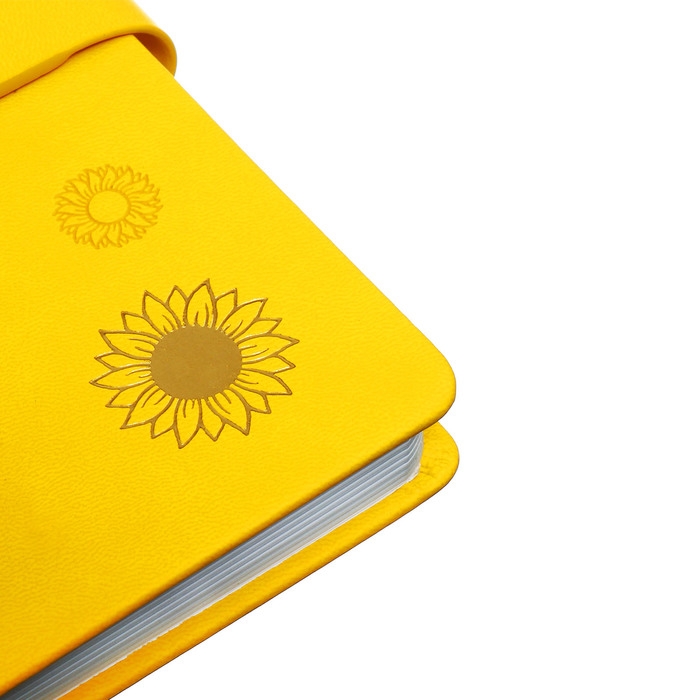 Ежедневник недатированный, А5, 140л, клетка, обл.кожзам, с хлястиком, Цветы, желтый Ежедневник недатированный, А5, 140л, клетка, обл.кожзам, с хлястиком, Цветы, желтый