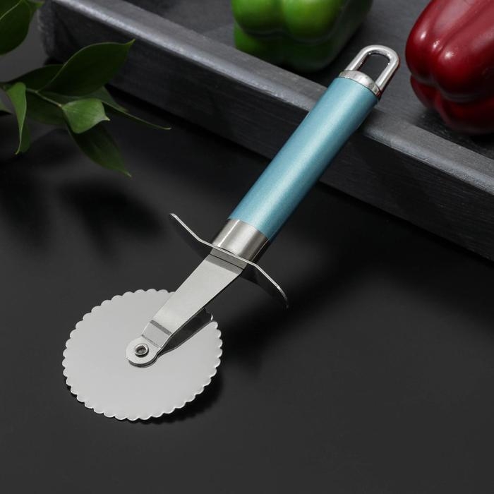 Нож для пиццы и теста Доляна Lаgооnа, 19 см, нержавеющая сталь, цвет голубой Нож для пиццы и теста Доляна Lаgооnа, 19 см, нержавеющая сталь, цвет голубой