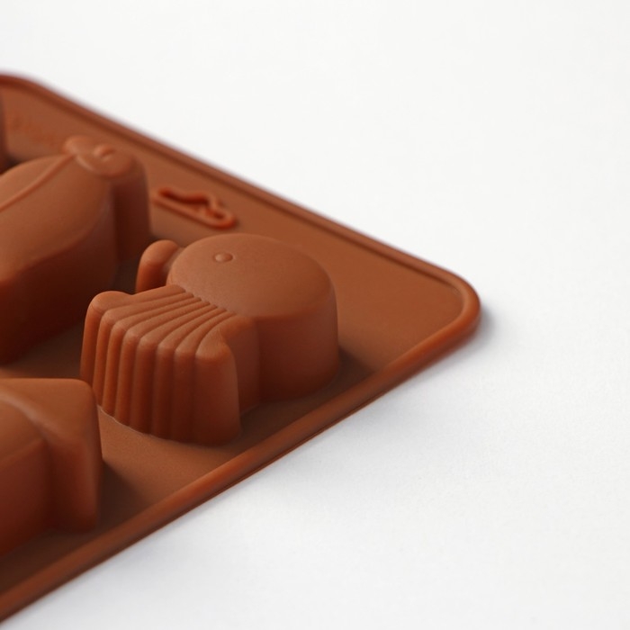 Форма для шоколада Доляна «Пингвины», силикон, 21,5×10×1,5 см, 12 ячеек, цвет коричневый