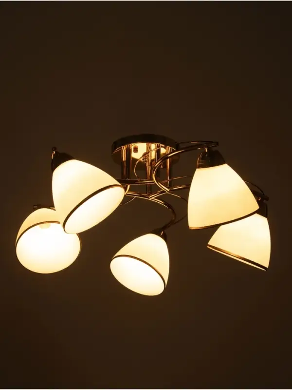 Люстра потолочная BayerLux &laquo;Андер&raquo;, 5хЕ27, 40 Вт, золото, 44&times;44&times;24 см