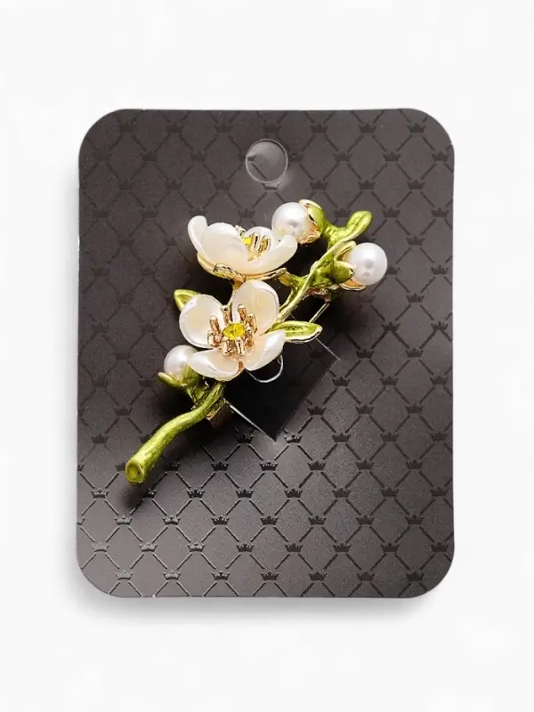 Брошь &laquo;Веточка с цветком жасмина&raquo;, с эмалью, цветная