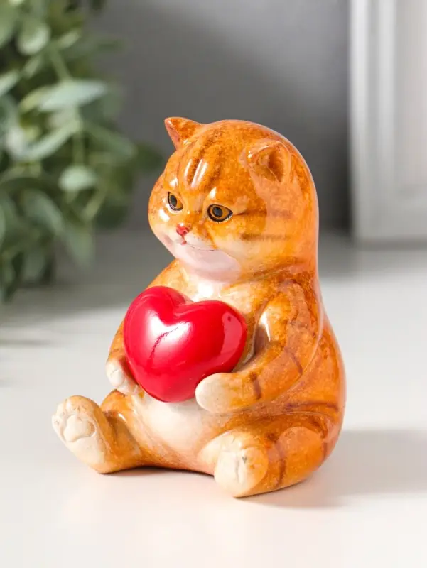Сувенир полистоун лак "Пухлый котик с красным сердцем" 7,8х7,3х10 см