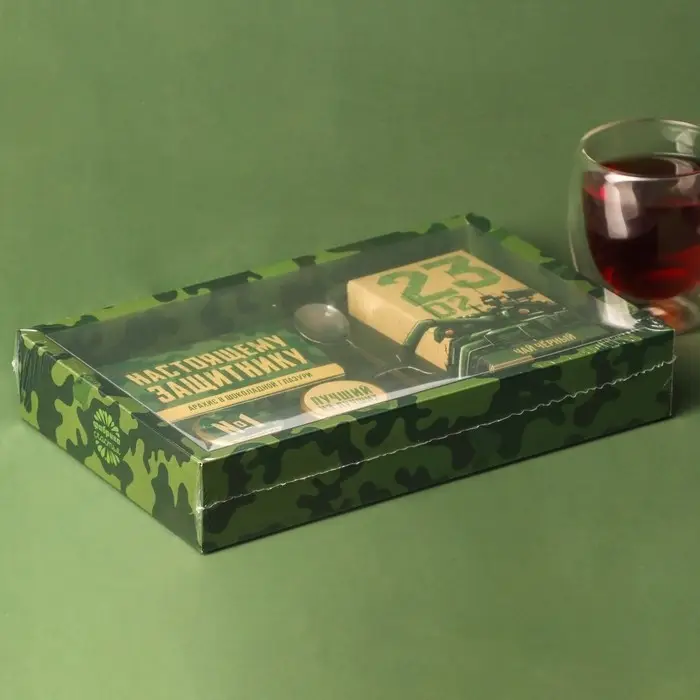 Набор &laquo;23 Февраля&raquo;: крем-мед, орехи в шоколадной глазури, чай, ложка