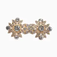 Зажим для кардигана "Ажур", гербер, цвет белый в золоте Зажим для кардигана "Ажур", гербер, цвет белый в золоте