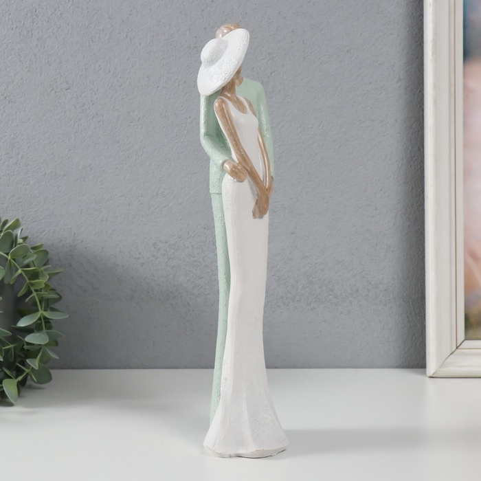 Сувенир полистоун  Сувенир полистоун "Пара влюблённых" зелёный с цветом дерева 8х6,5х31,5 см