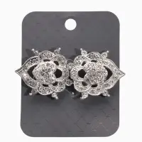 Зажим для кардигана "Ажур", кокошник, цвет белый в серебре Зажим для кардигана "Ажур", кокошник, цвет белый в серебре