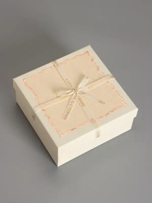 Наборок коробок 3 в 1 прямоугольные 19*19*9.8 17*17*8.0 15*15*6.5 см