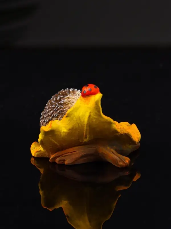 Фигура  Фигура "Ежик с божьей коровкой" 3.7х6х6.5 см